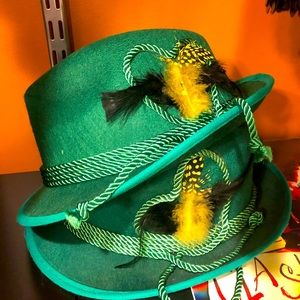 Green OKTOBERFEST ☘️🍀 hats 2 adult sized